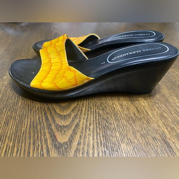 Vintage Athena Alexander Yellow Faux Snakeskin Sandals Heels Size 7 - Picture 3 of 4